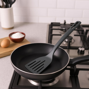 espátula ranurada en color negro 30,1x7,1cm