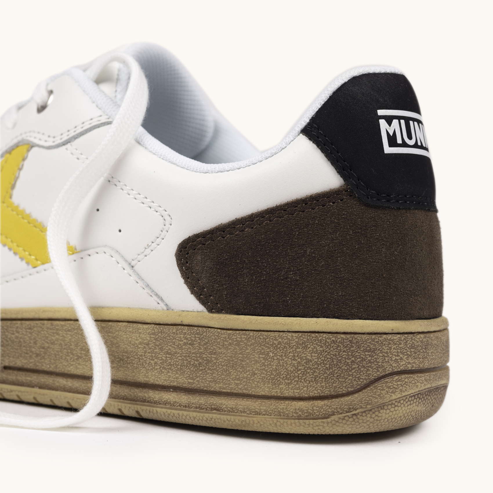 MUNICH LEGIT MAN 118 Zapatilla de Estilo Tenis Casual Blanca y Marrón