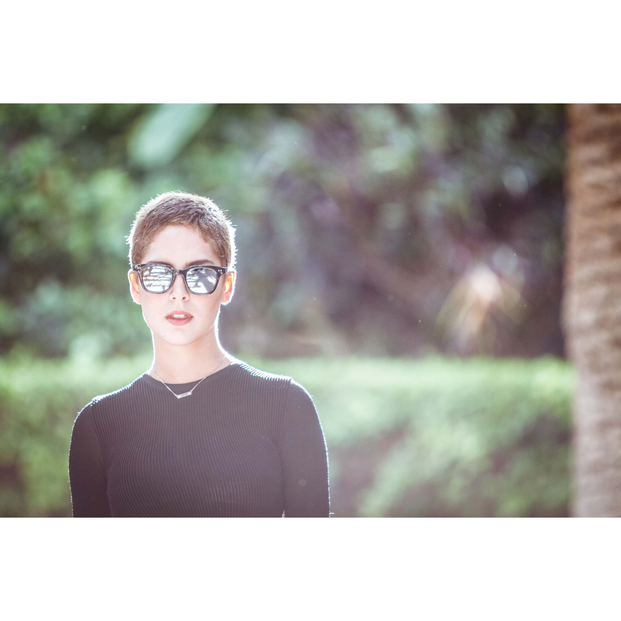 Gafas de sol PALO ALTO SAMUI - Negro brillante y bisagra de metal / Ahumada con lente planas de espejo de plata real