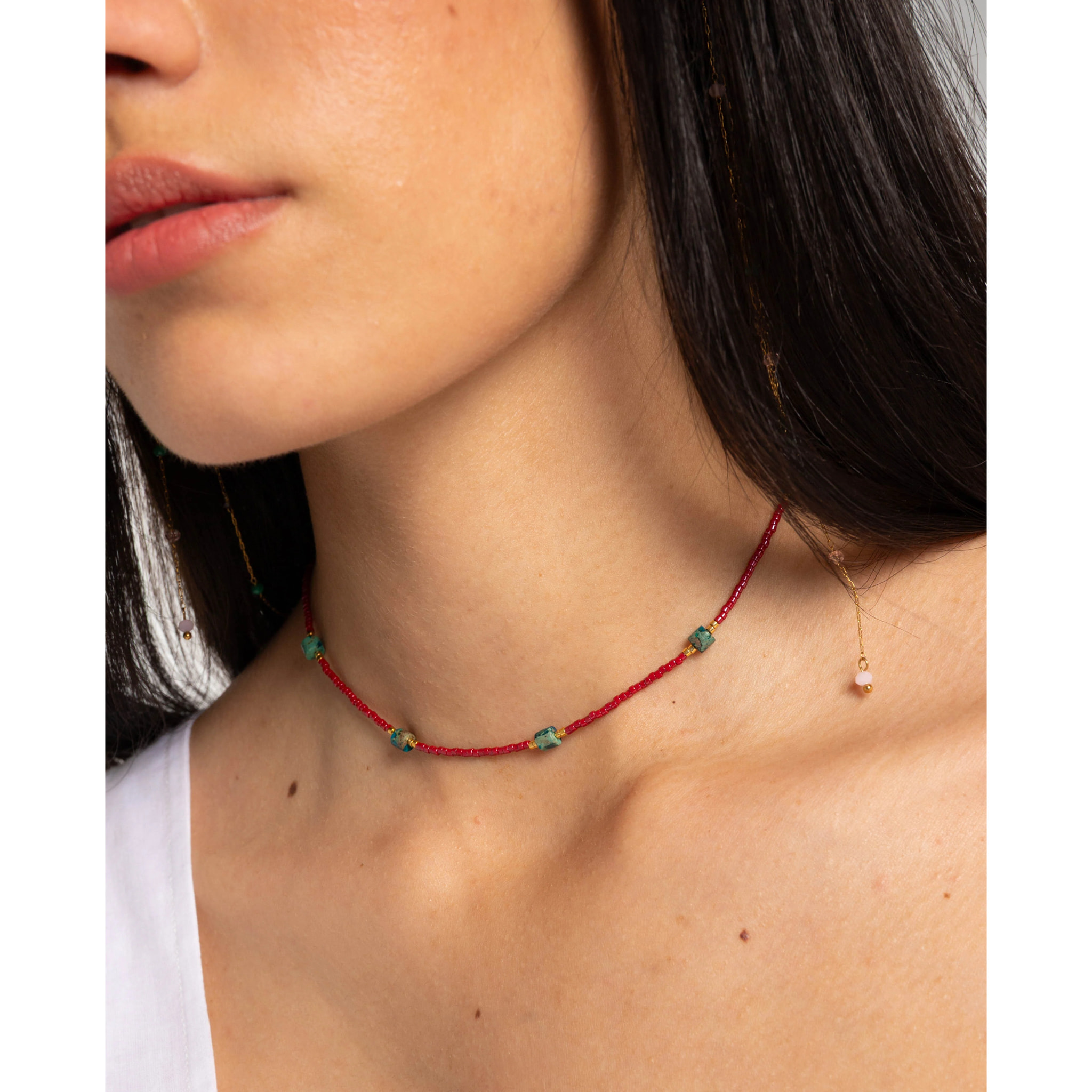 Collar de mujer con abalorios multicolor