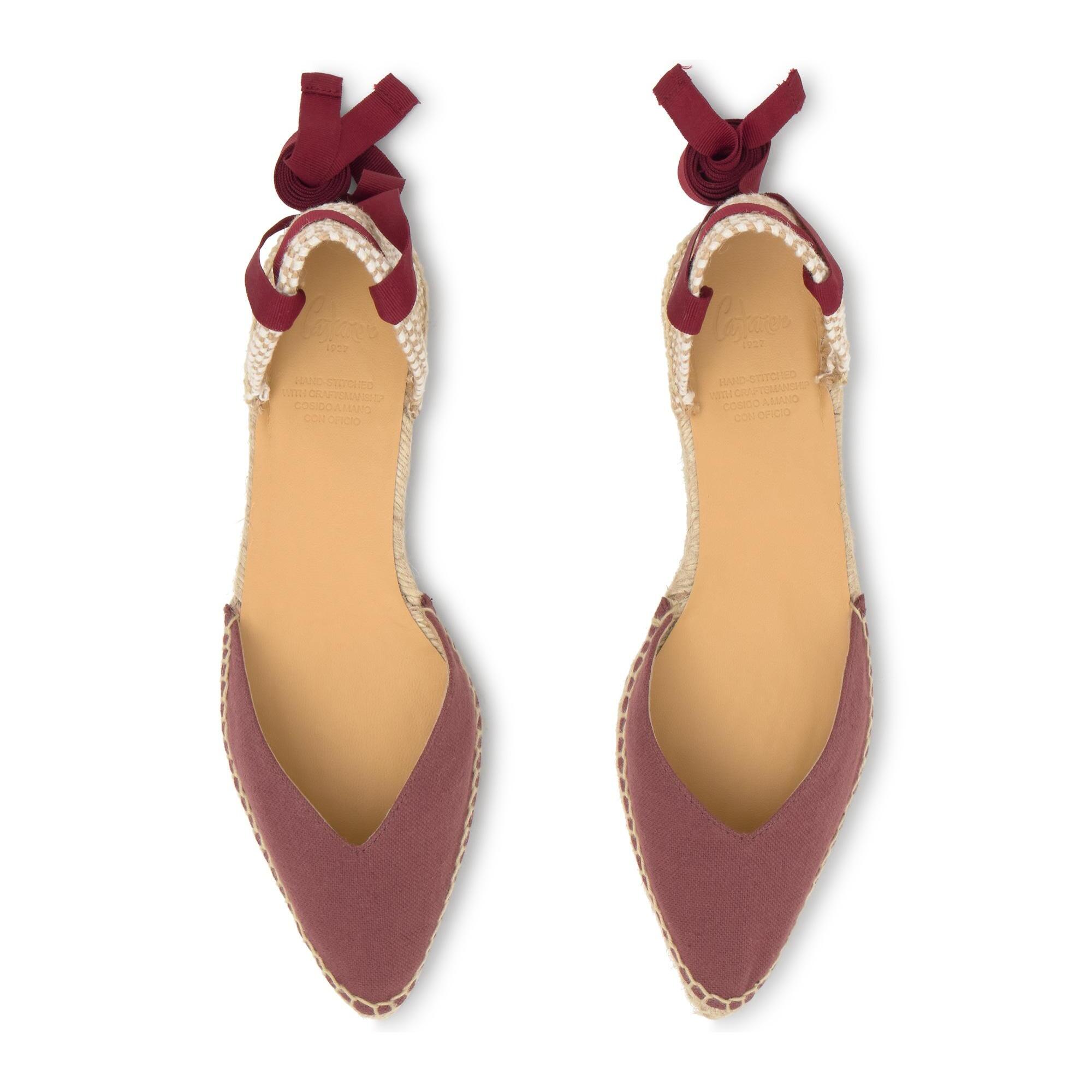 Alpargata plana Brava en lino con cintas, escote en V y punta afilada