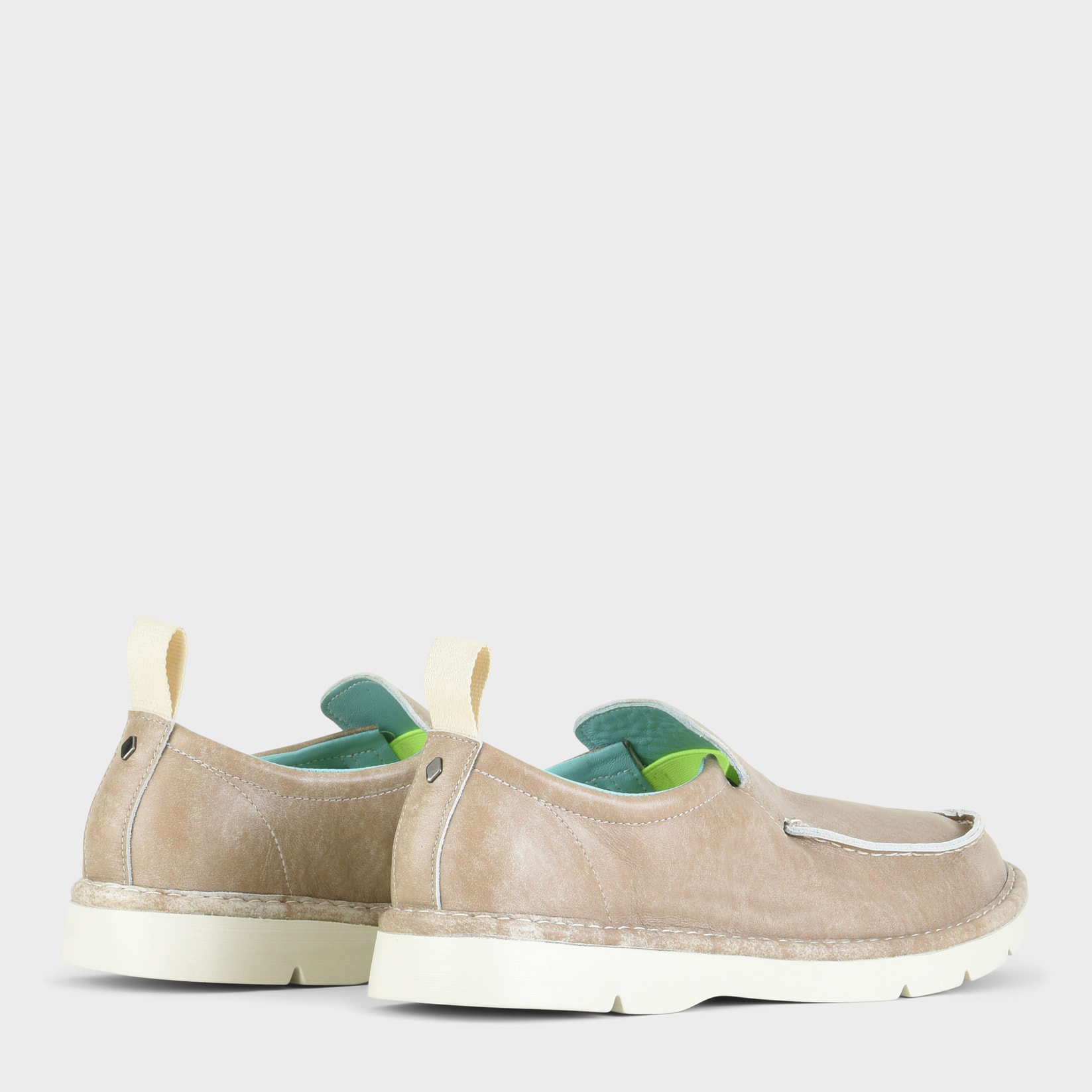 SLIP ON HOMBRE P19 DE PIEL CON ACABADO AVIATOR NOGAL