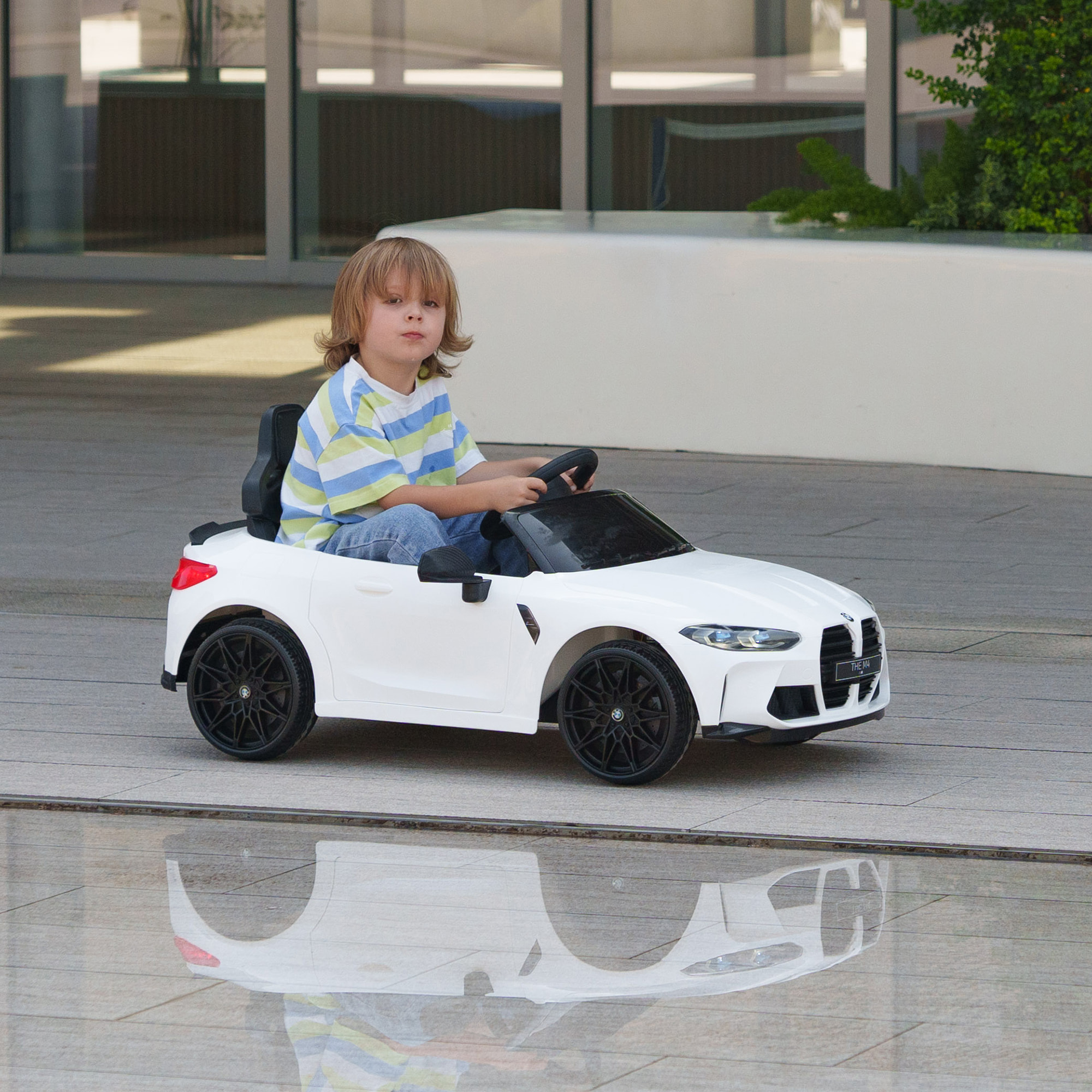Coche Eléctrico para Niños, BMW M4, Coche de Batería 12V, con Mando a Distancia 2,4 G, Ruedas Traseras con Suspensión, Faros LED, Música, USB, Motor Doble, Blanco