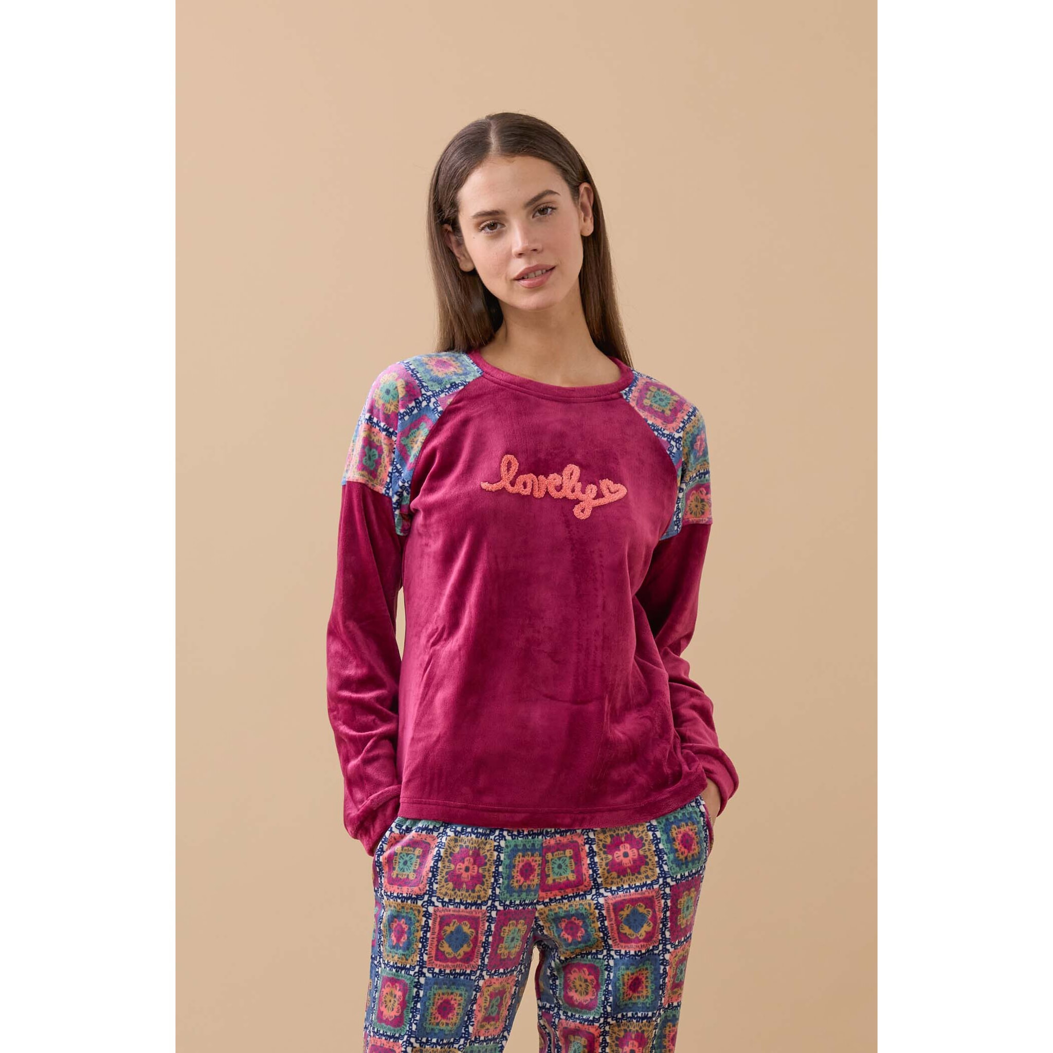 Completo loungewear donna folk in ciniglia felpata Noidinotte