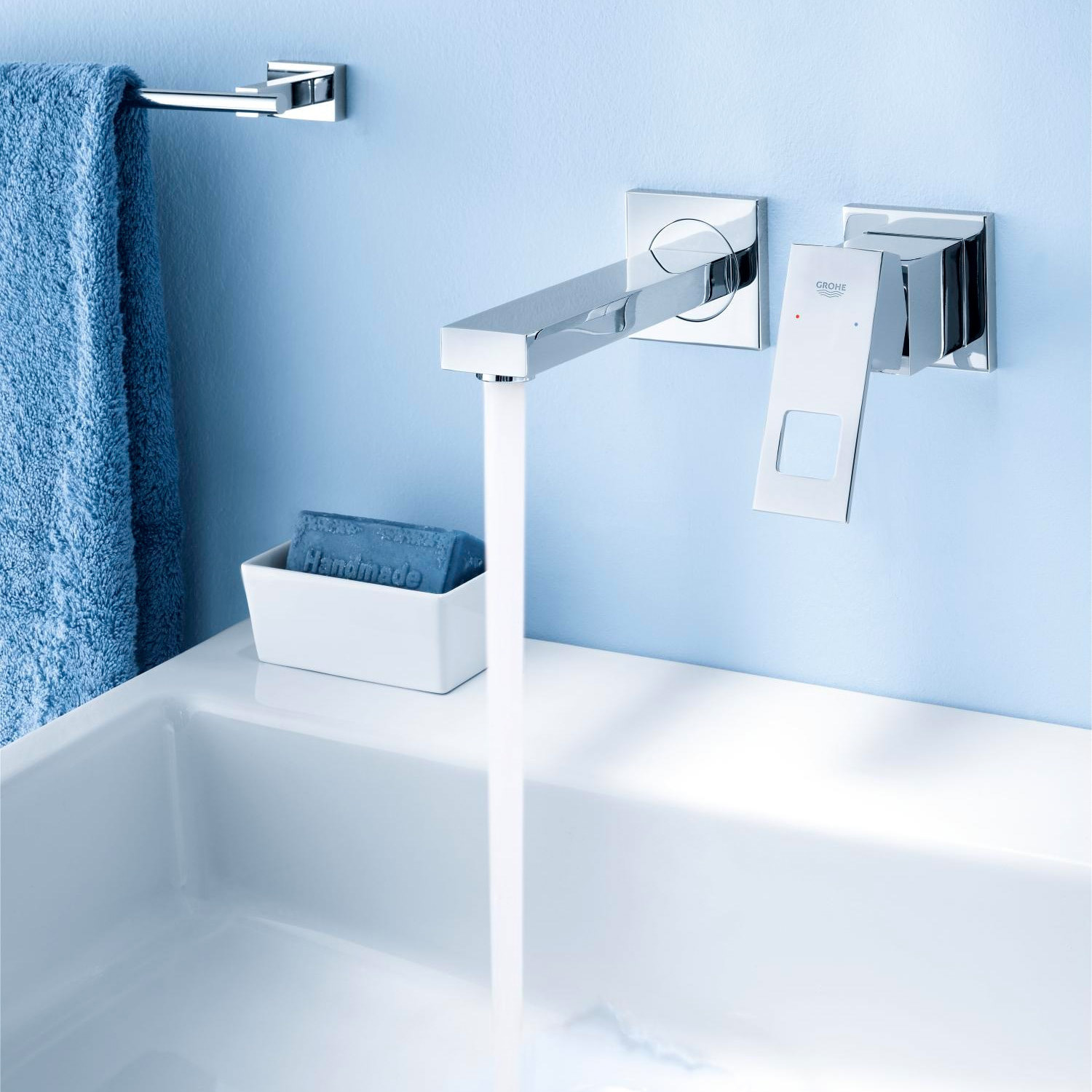 Mitigeur lavabo mural 2 trous Eurocube, Taille S