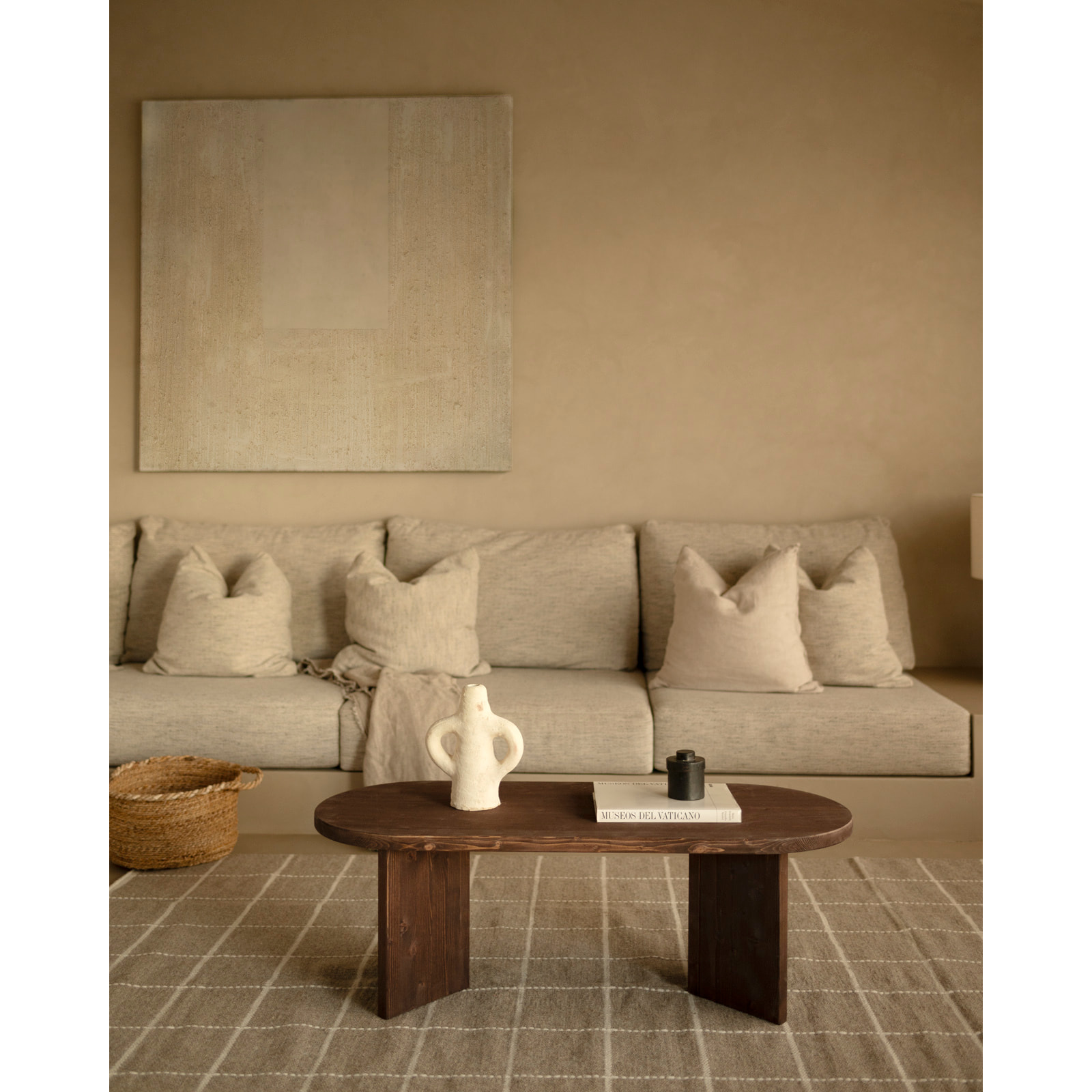 Mesa de centro de madera maciza en tono nogal de 120cm Alto: 40 Largo: 120 Ancho: 50