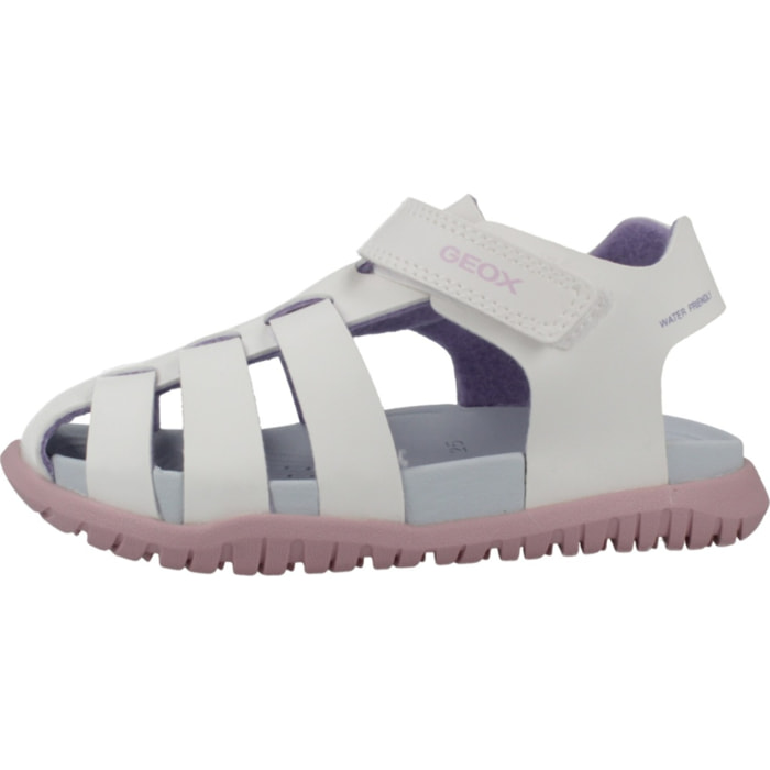 Sandalias Niña de la marca GEOX  modelo B SANDAL FUSBETTO GI BLANCO