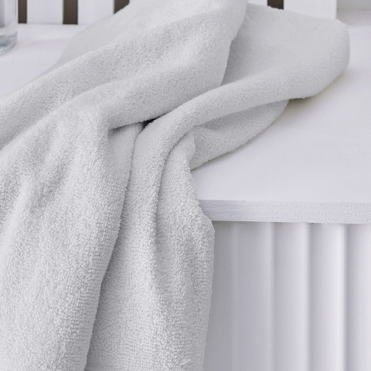 Drap de bain uni ESSENTIAL blanc