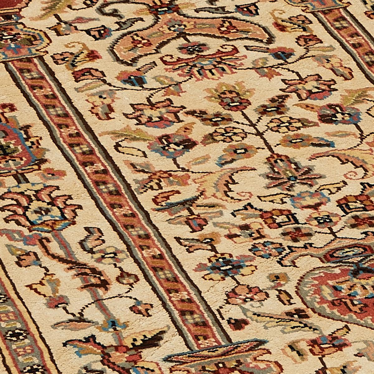Authentique tapis d'orient, noué à la main en laine et soie