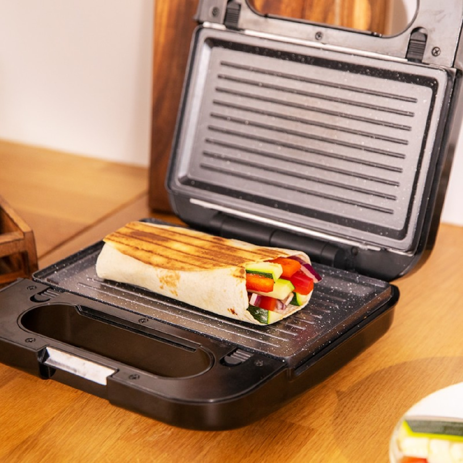 Sandwichera Rock´nToast 4in1. 1000 W de potencia, Capacidad para 2 Sándwiches, A