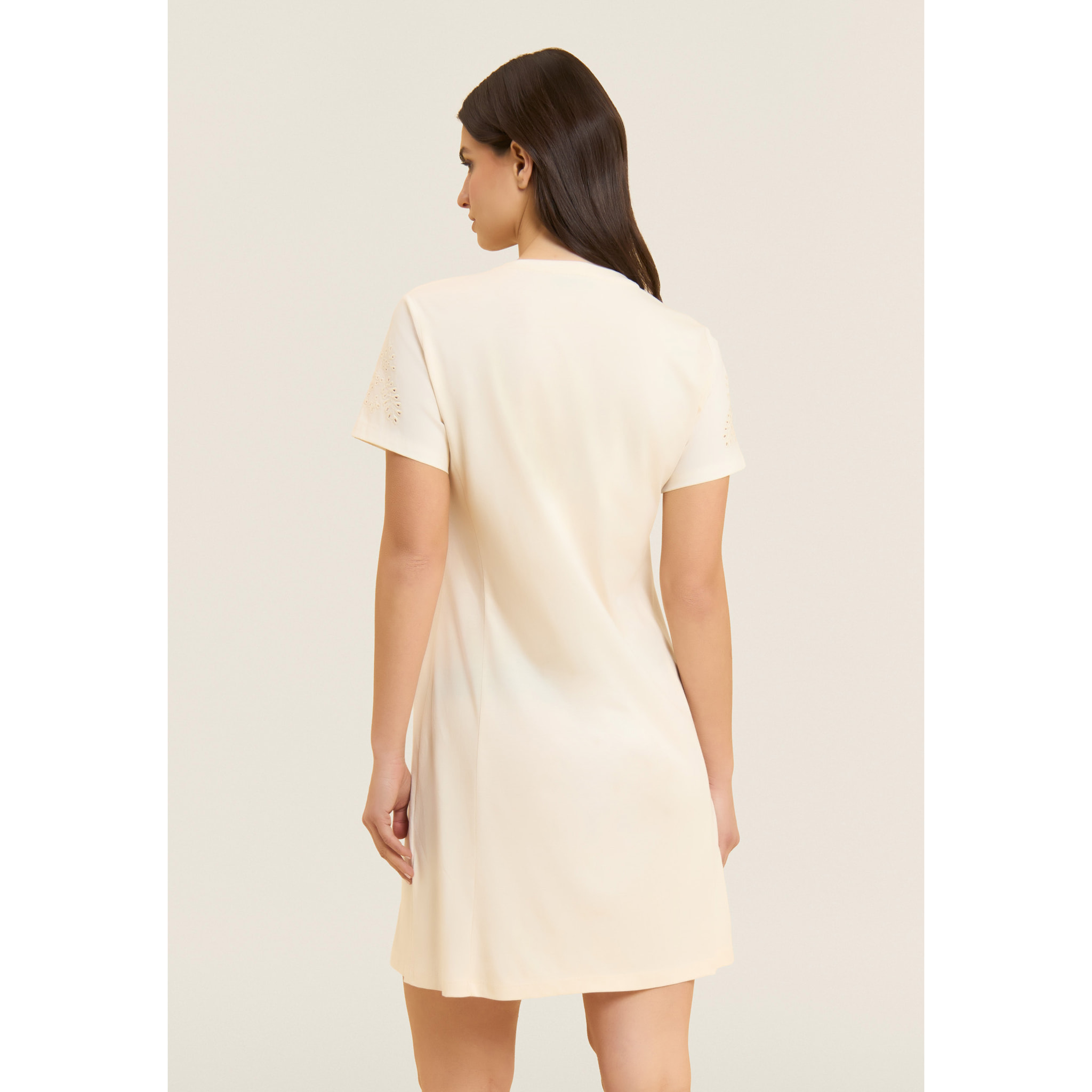 Abito con Ricamo Sangallo sulle Maniche