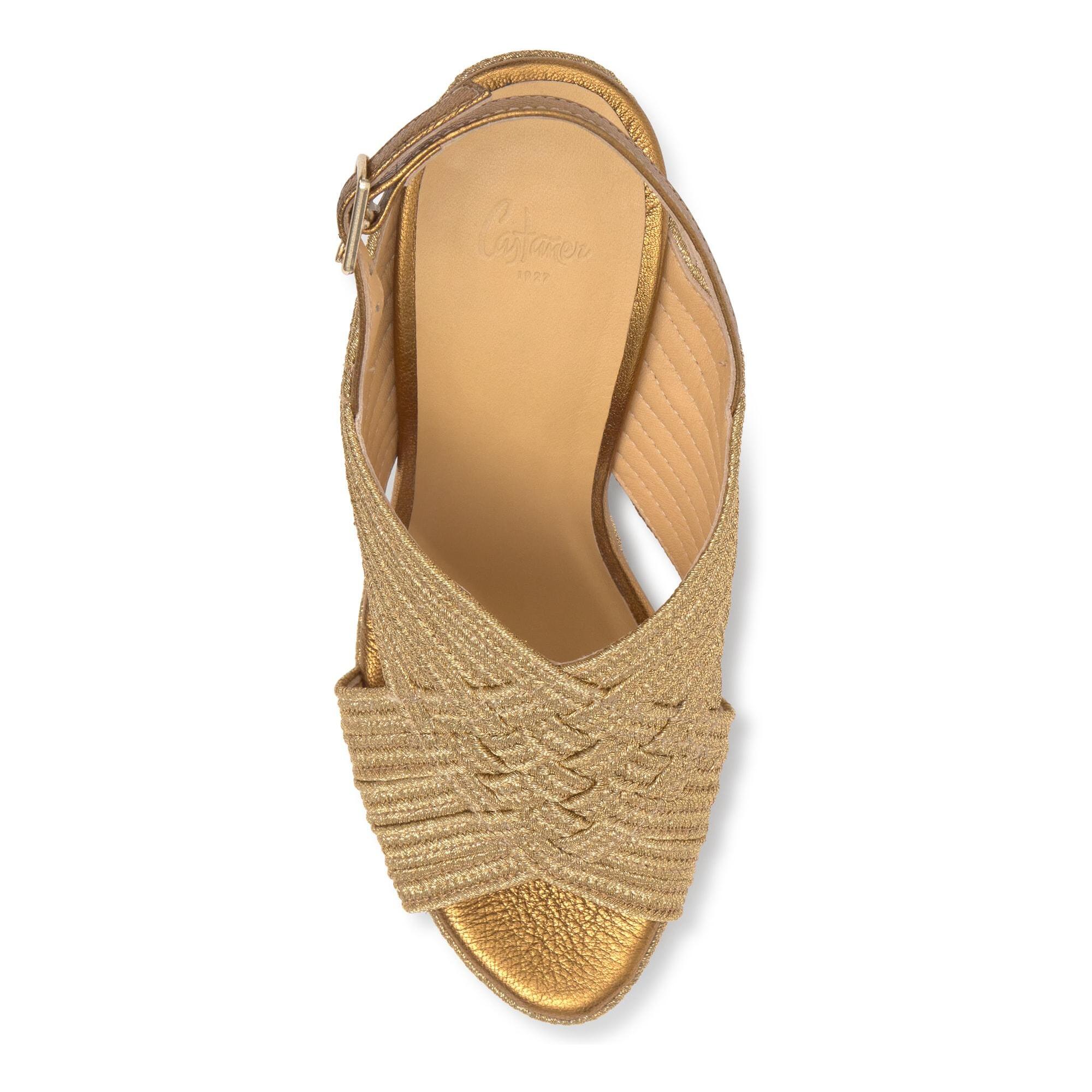 Sandalia Juliet cuña forrada en trenzado metalizado artesanal con hebilla