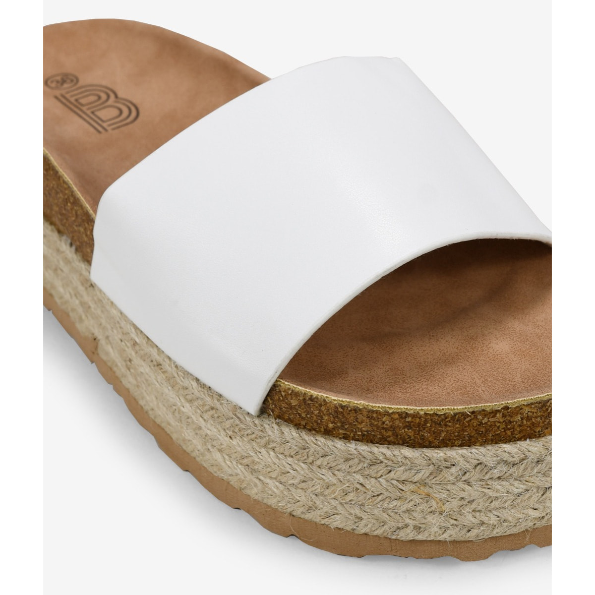 Sandalias blancas con plataforma de esparto