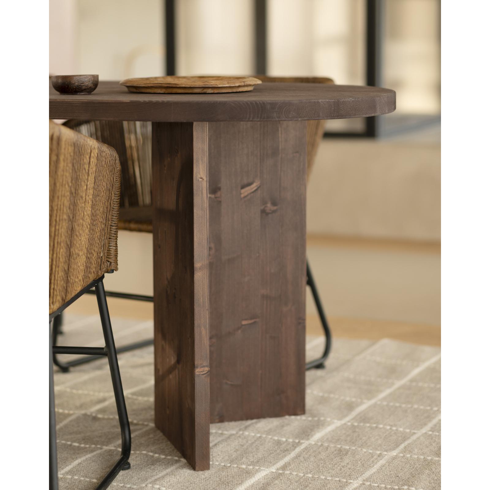 Mesa de comedor de madera maciza en tono nogal de varias medidas