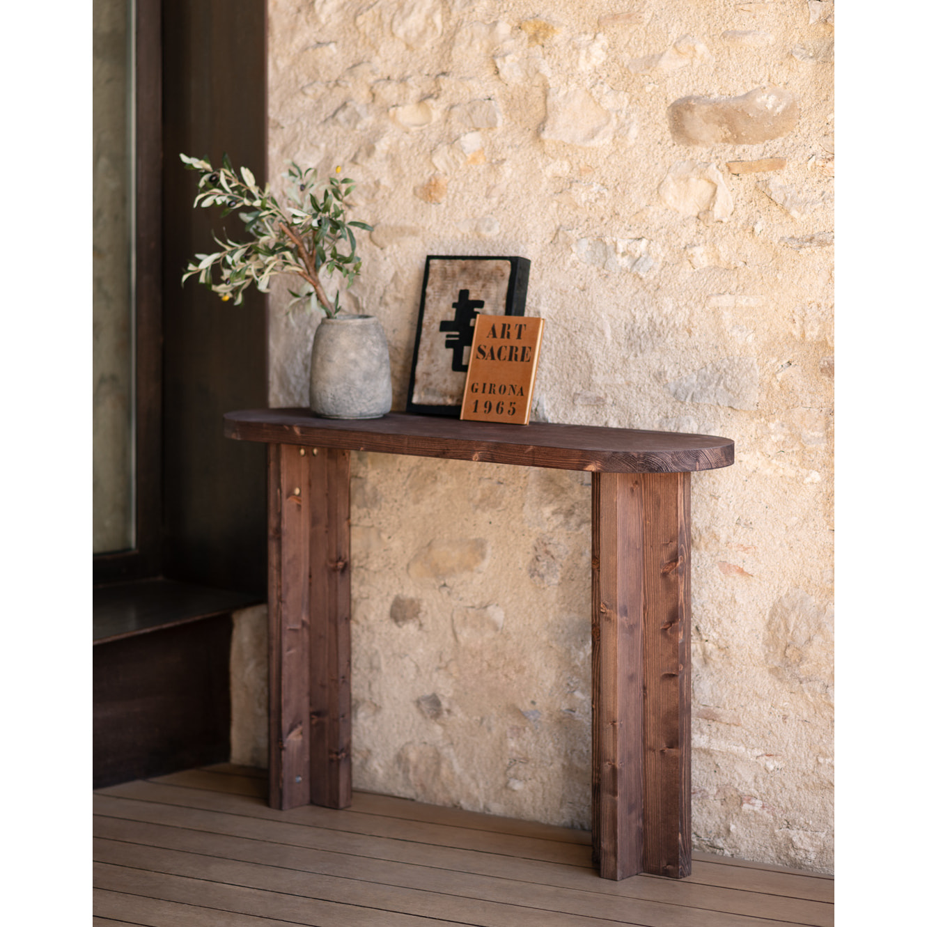 Consola de madera maciza tono nogal de 120x80cm Alto: 80 Largo: 120 Ancho: 35