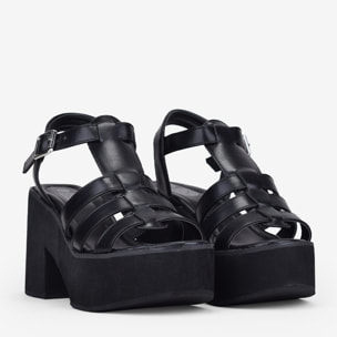 Sandalias cangrejeras negras con tacón y plataforma