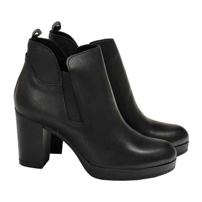 Stivaletto in vera pelle con tacco e fascia elastica