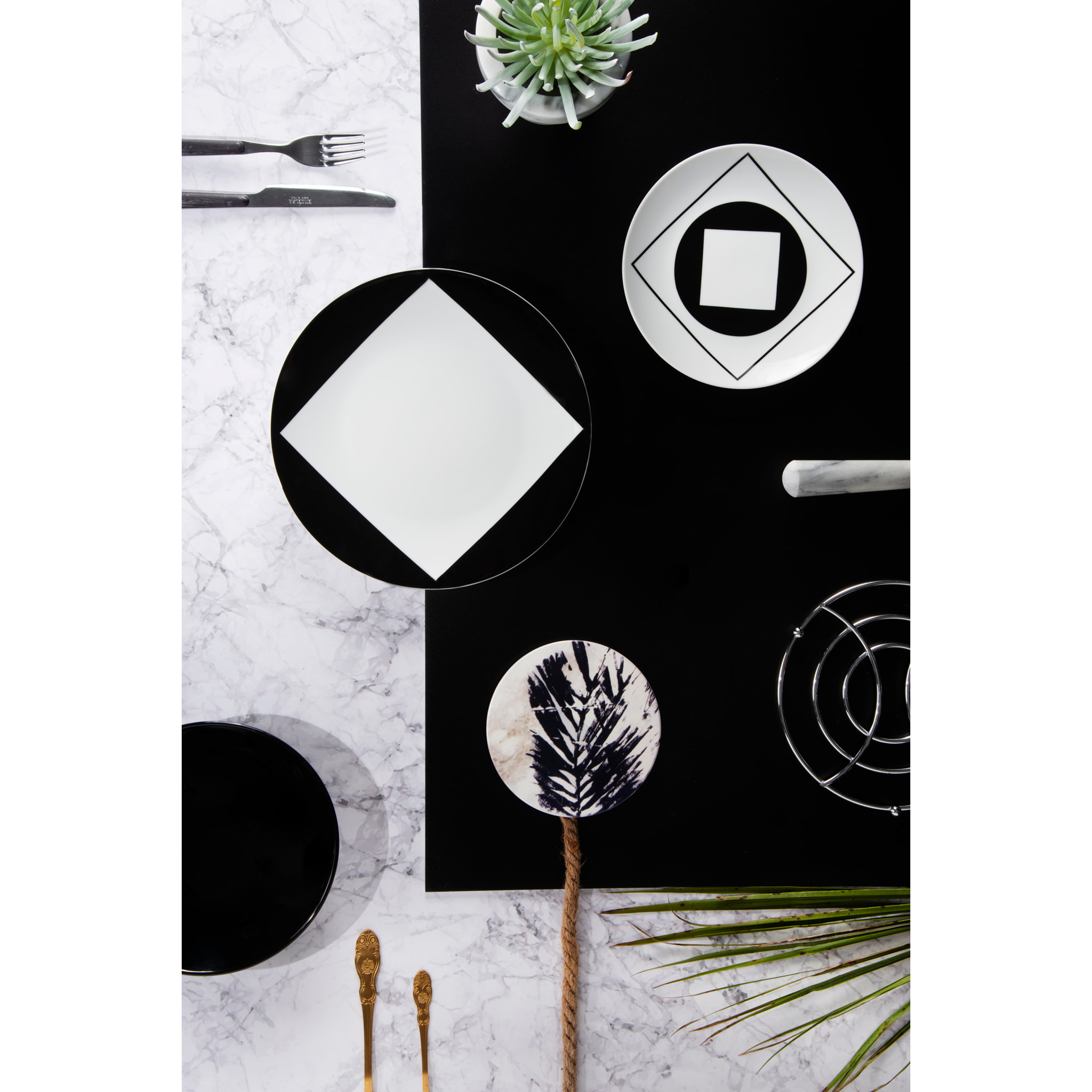 Servizio piatti 18 pezzi Excelsa Agorà, porcellana e stoneware, bianco e nero