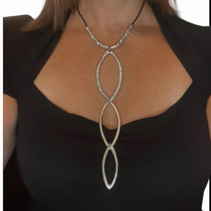 Collar largo rombos cascada plata