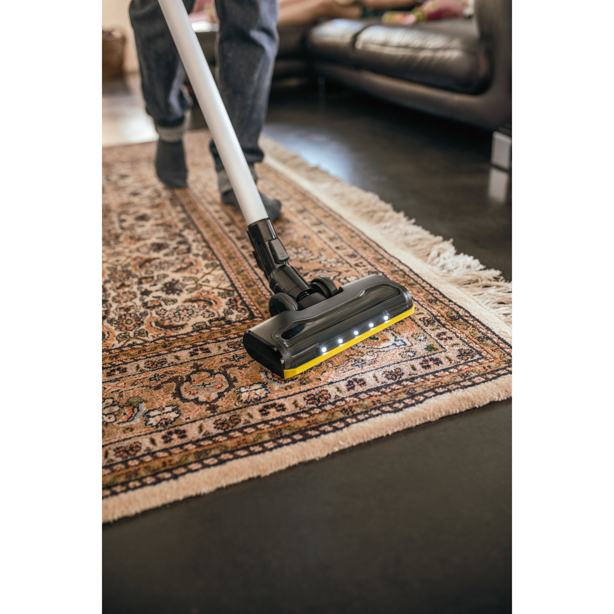 Aspirateur balai sans fil Karcher VC 6 Cordless ourFamily Extra - Autonomie 60 min- kit accessoires- support sans perçage