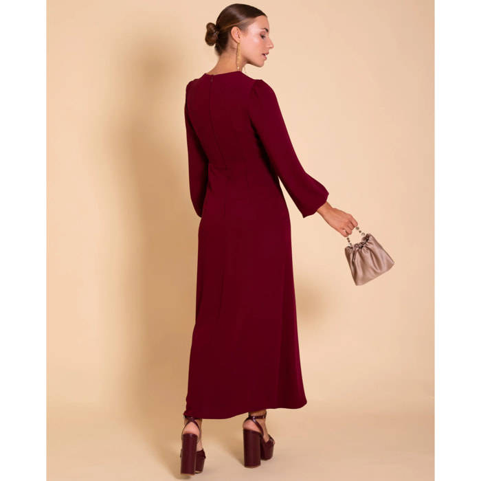 Vestido midi de manga larga con escote de lágrima.