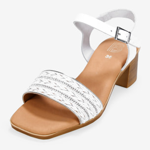 Sandalias de piel blancas con brillantes y tacón efecto madera