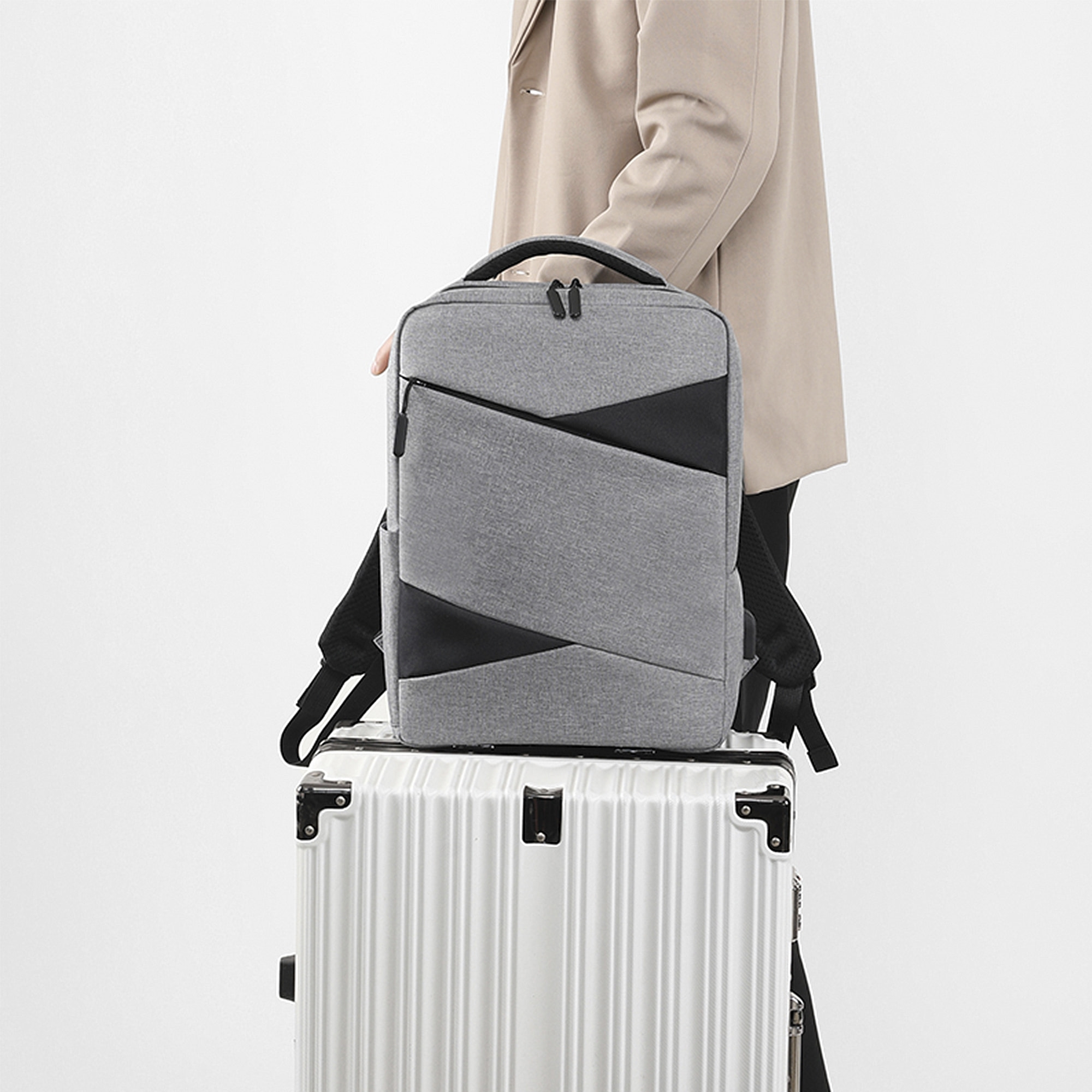 DAM Zaino per laptop  con interfaccia di ricarica USB. 29x11x40cm. Grigio
