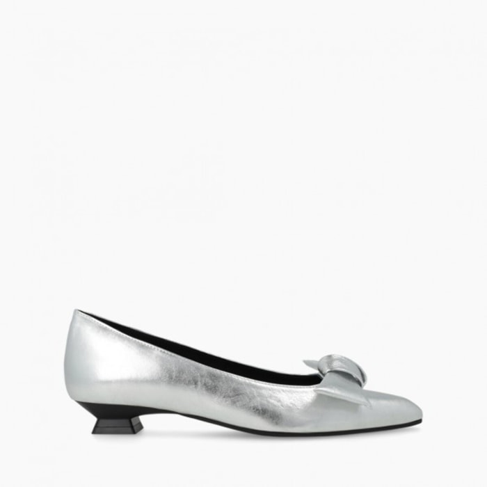 ZAPATOS DE SALÓN PLATEADOS BED5527
