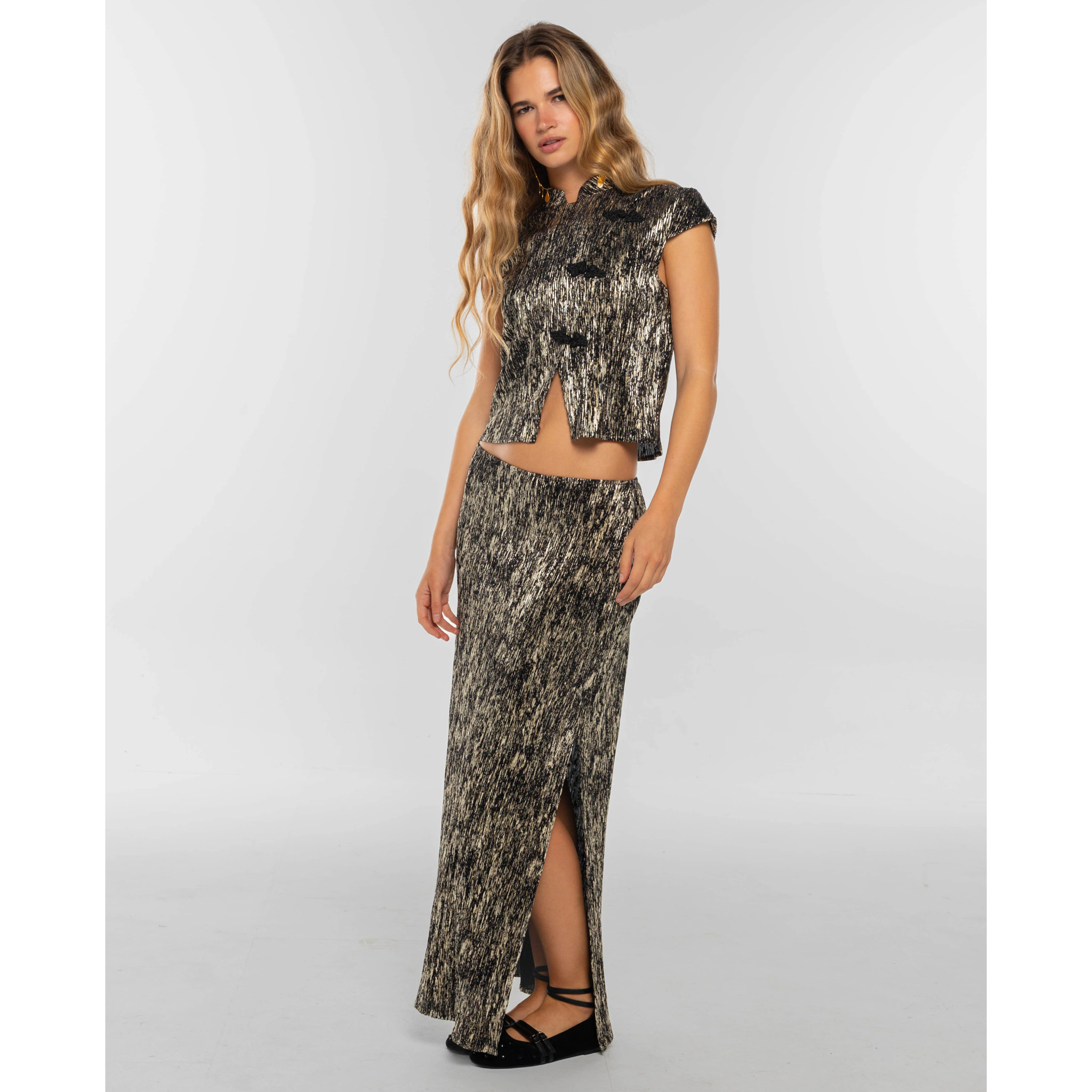 Falda midi plisada de mujer