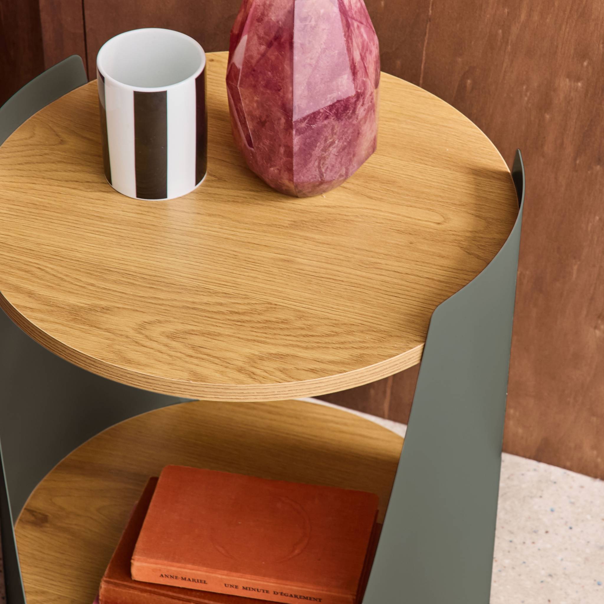 Table d'appoint, table de chevet métal courbé et décor bois avec roulettes MOLTO