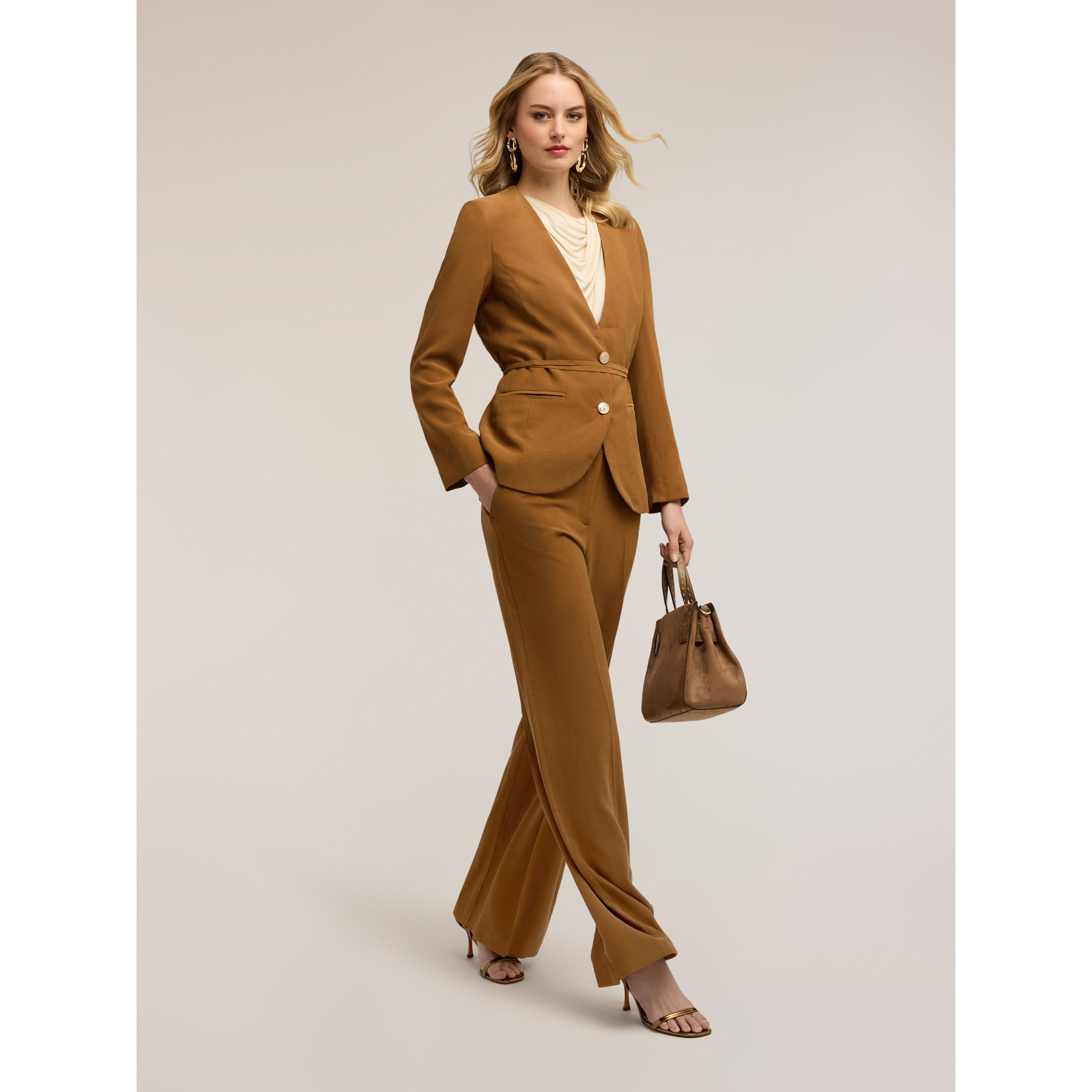 Motivi - Giacca senza collo con cinturino - Marrone