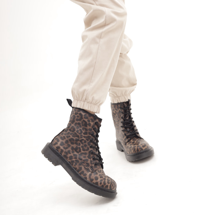 ANFIBIO 8 BUCHI LEOPARDO