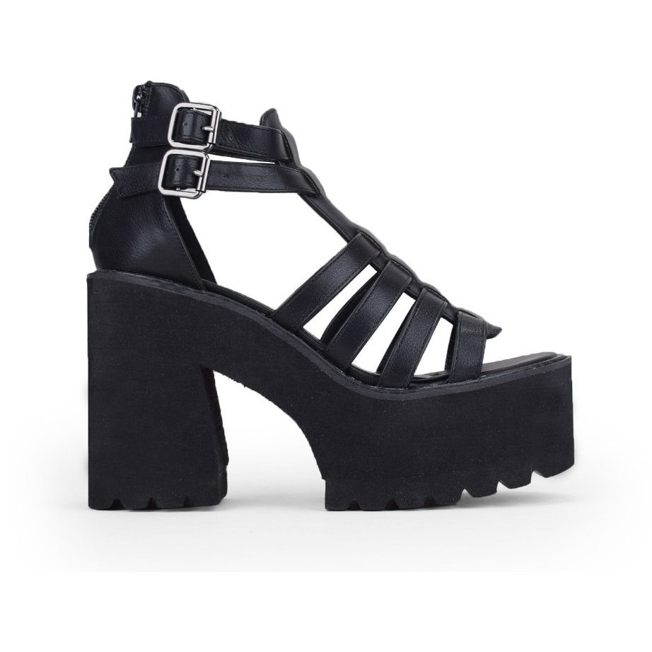 Sandalias con tacón negras con plataforma y hebillas