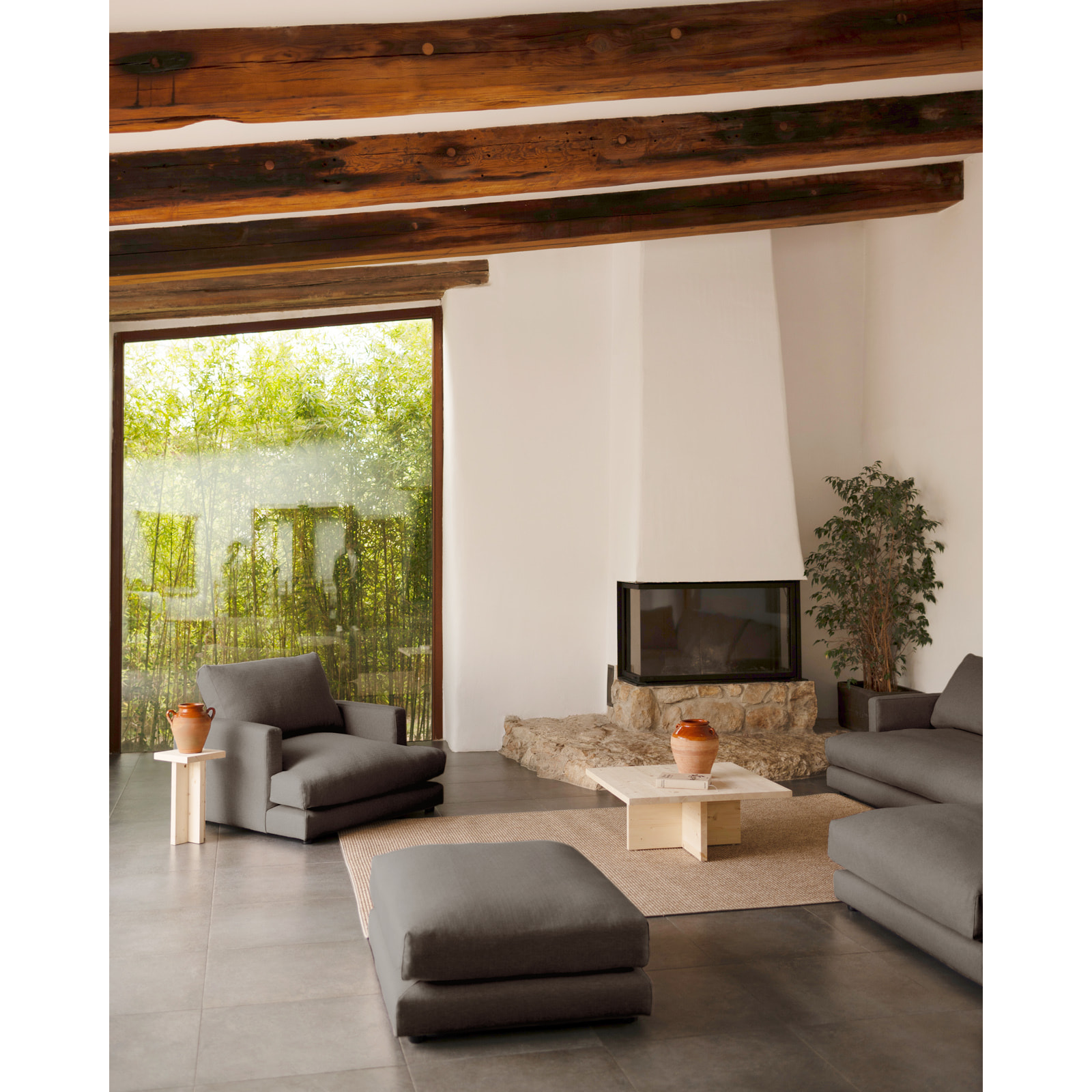Pouf gris foncé de 97x78cm Hauteur: 36 Longueur: 97 Largeur: 78