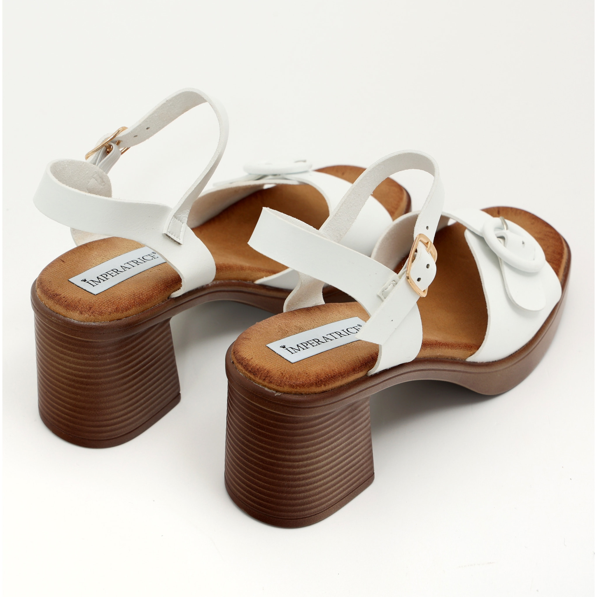 Sandali in simil pelle con tacco comodo quadrato e dettaglio fibbia