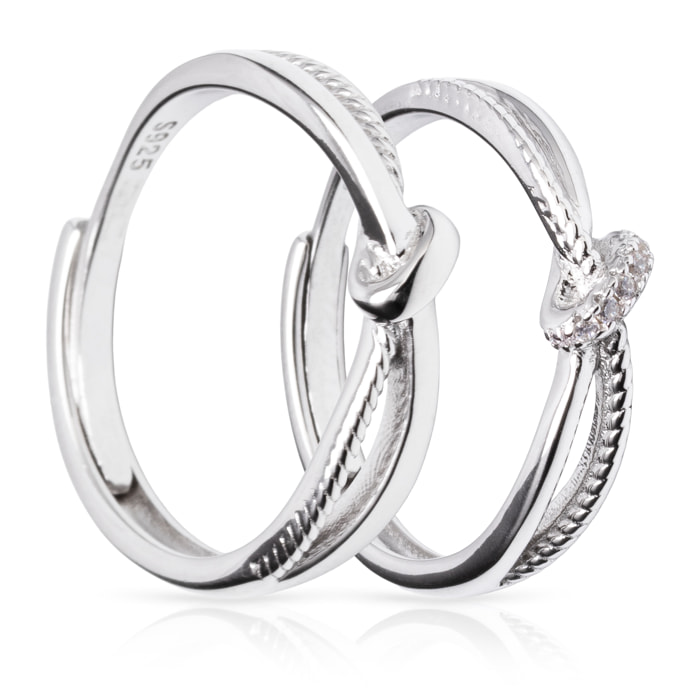 Anillos de compromiso a juego con diseño lazo en plata de ley 925. Ajustables.