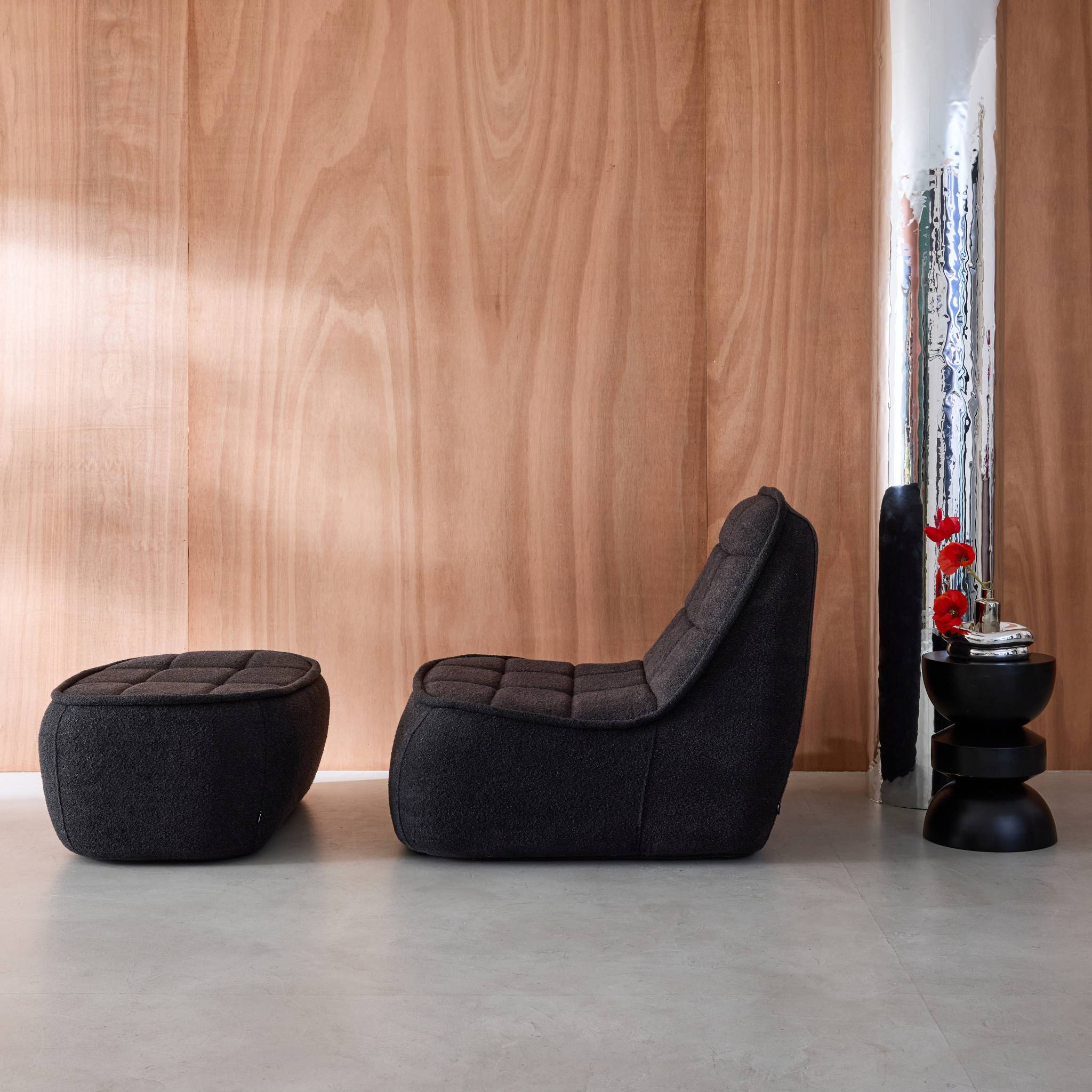 Chauffeuse bouclette texturée 1 place + repose pieds noir L 93 x P 104 x H 85cm - Boni