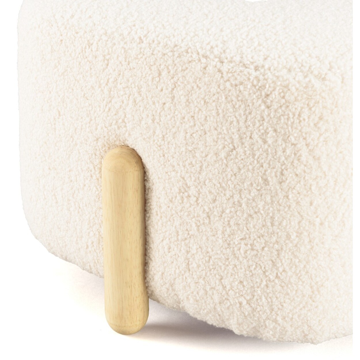 LEOPOLD - Pouf en tissu bouclette écru et pieds bois