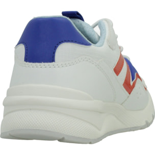 Zapatillas Niño de la marca GEOX  modelo J56H0C 054FU BLANCO