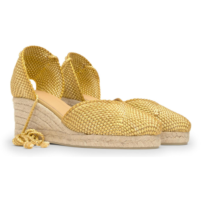 Alpargata Cora cuña de yute con rayón trenzado, cintas y escote en V con hilos metalizados