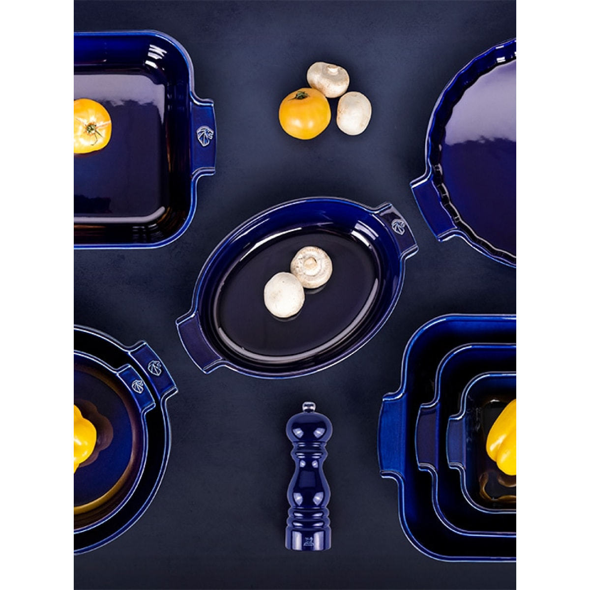 Plat four céramique ovale bleu profond 31 cm - 10 1/2“ Appolia