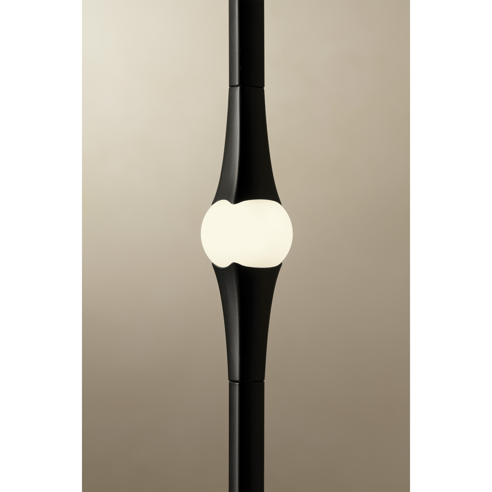 LEDS C4 Colgante Dew Vertical 992mm LED 13 Blanco cálido - 2700K DALI Negro 782lm