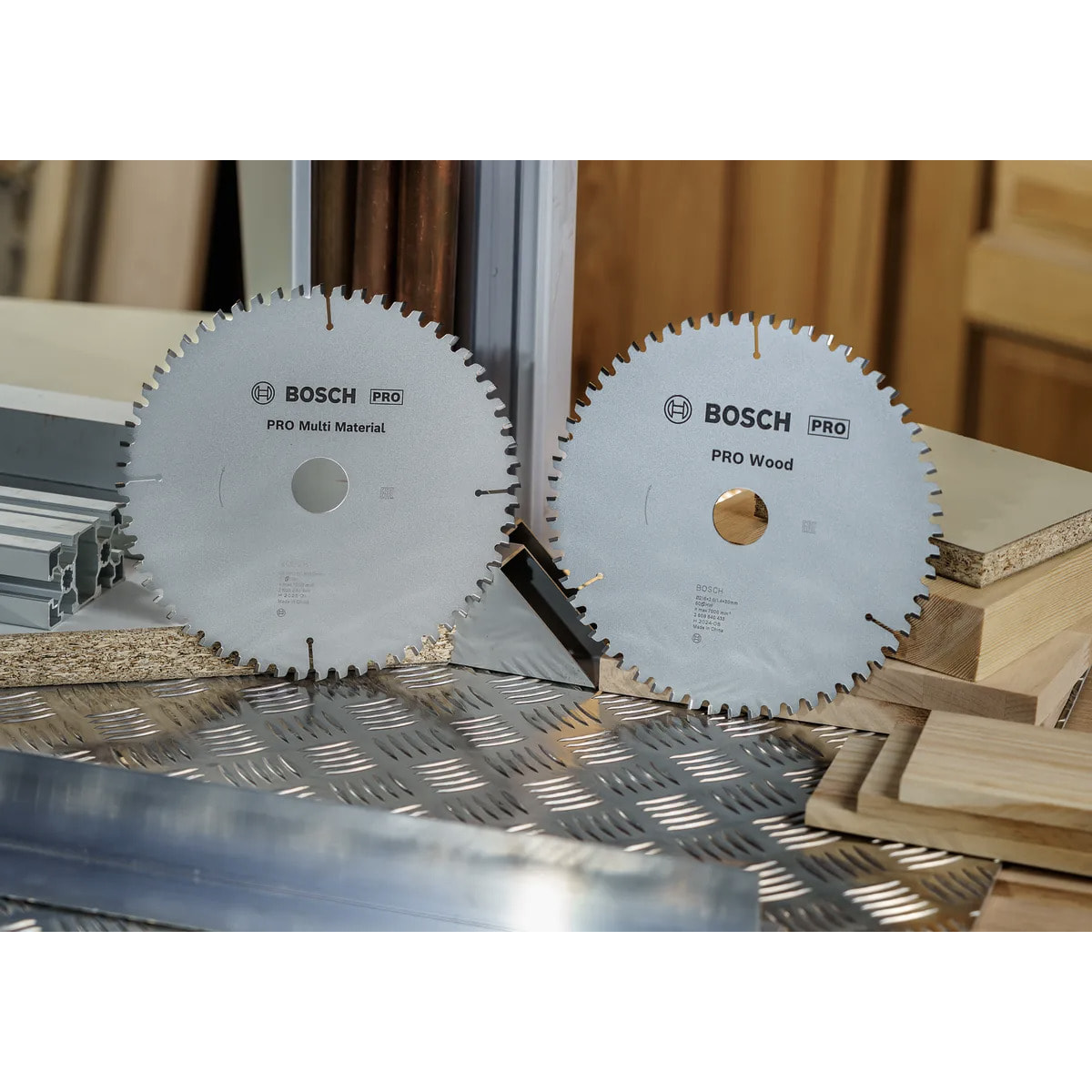 Lot de 2 lames de scie circulaire PRO pour bois et matériaux multiples 216 mm - BOSCH - 2608644734