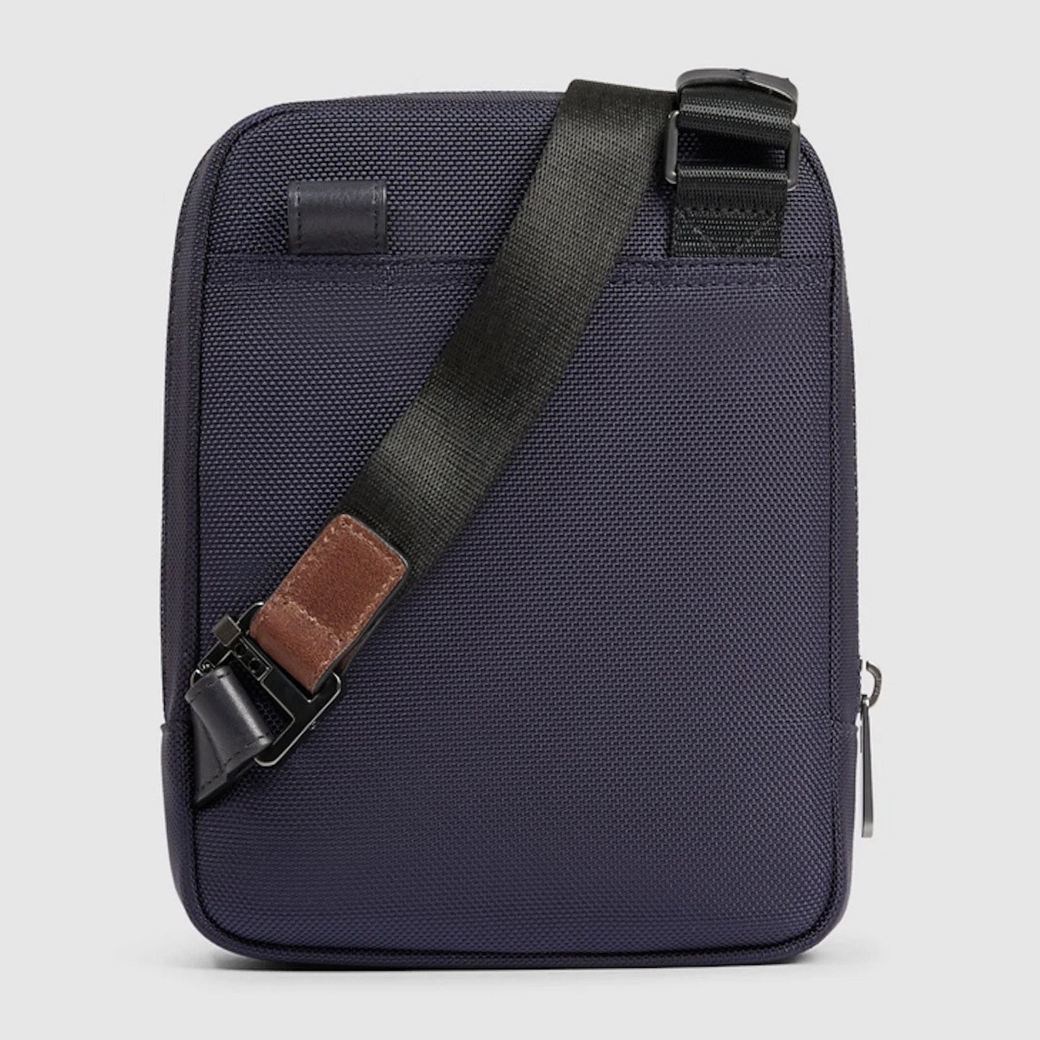 Piquadro Borsello porta iPad®mini in tessuto riciclato e pelle con tasca per AirPods®