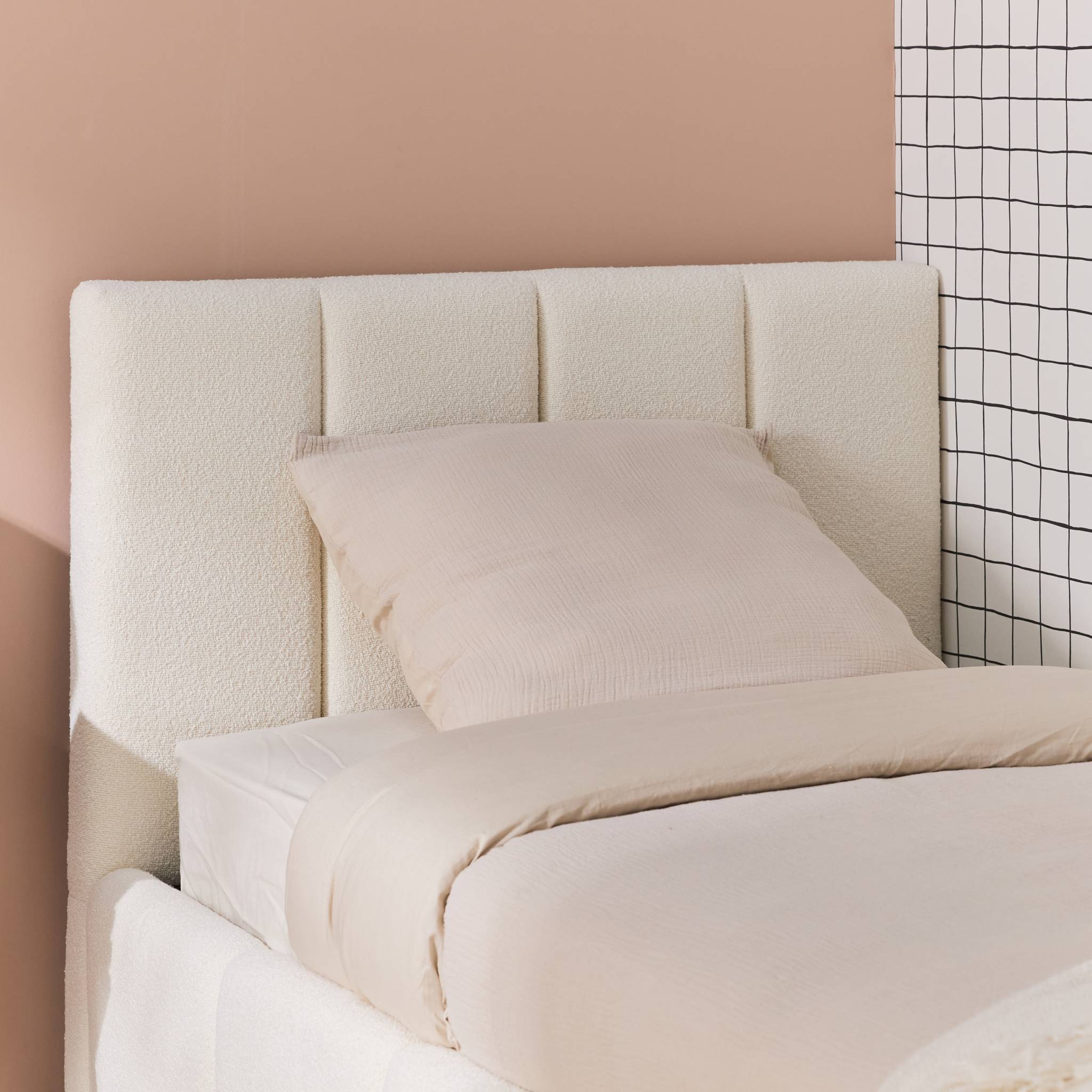 Lit coffre avec sommier à lattes et tête de lit finition bouclette texturée LEX