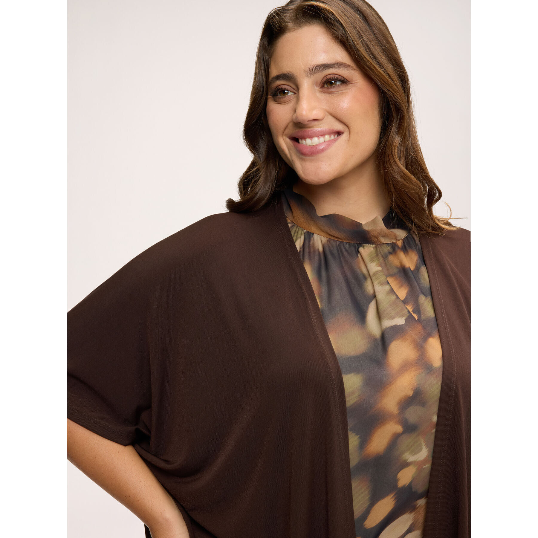 Fiorella Rubino - Coprispalle in jersey con maniche a kimono - Marrone