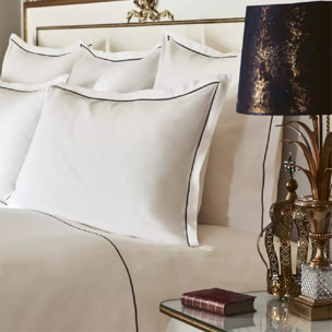 Lot h.couette +taies satin de coton jeu d'unis blanc Palace bourdon noir