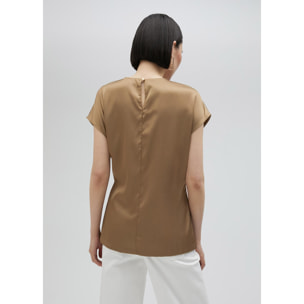 Camicetta satinata legata in vita