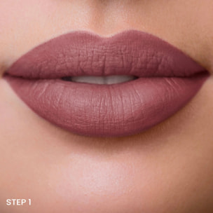 EXTRA DURABLE LIP DUO - LIQUID LIPSTICK + LIP GLOSS Rossetto liquido lunga durata con gloss lucido