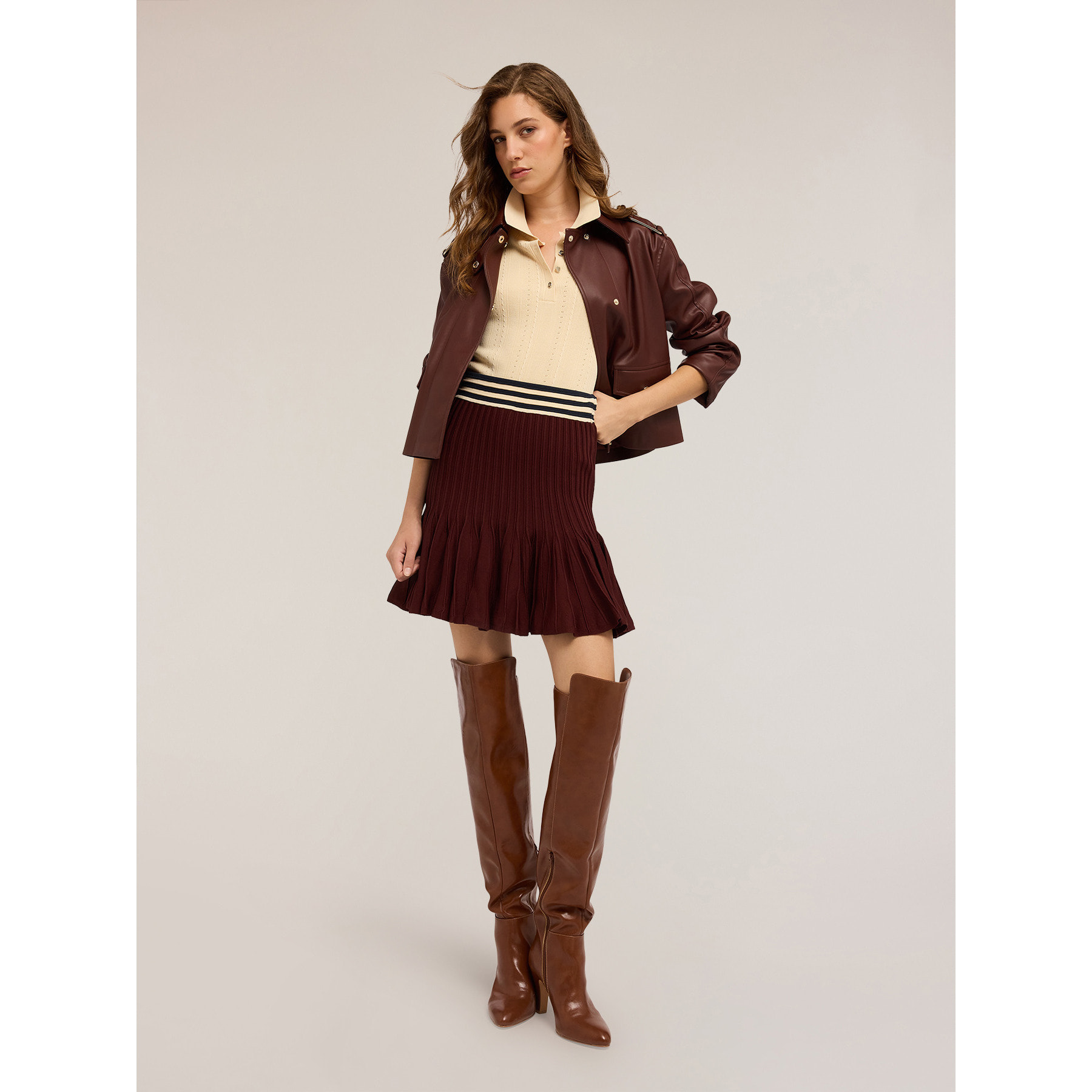 Motivi - Minifalda acampanada de punto - Marrón